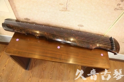 迪庆藏族自治州●久音古琴  ●臻品推荐 20231106 [犀牛皮纹伏羲式]
